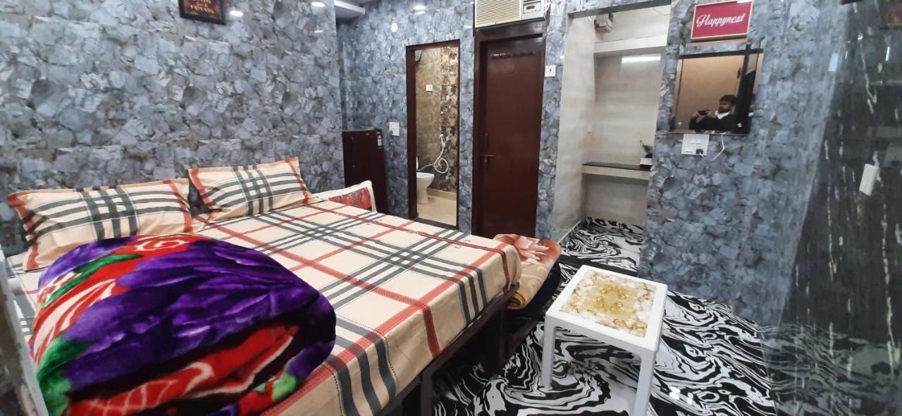 Aggarwal Luxury Room With Private Kitchen Washroom And Balcony Along With Fridge, Ac, Android Tv, Wifi In Main Lajpat Nagar New Delhi Luaran gambar