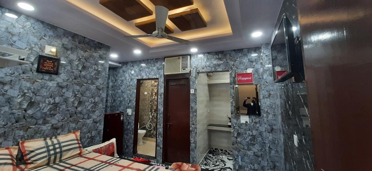 Aggarwal Luxury Room With Private Kitchen Washroom And Balcony Along With Fridge, Ac, Android Tv, Wifi In Main Lajpat Nagar New Delhi Luaran gambar