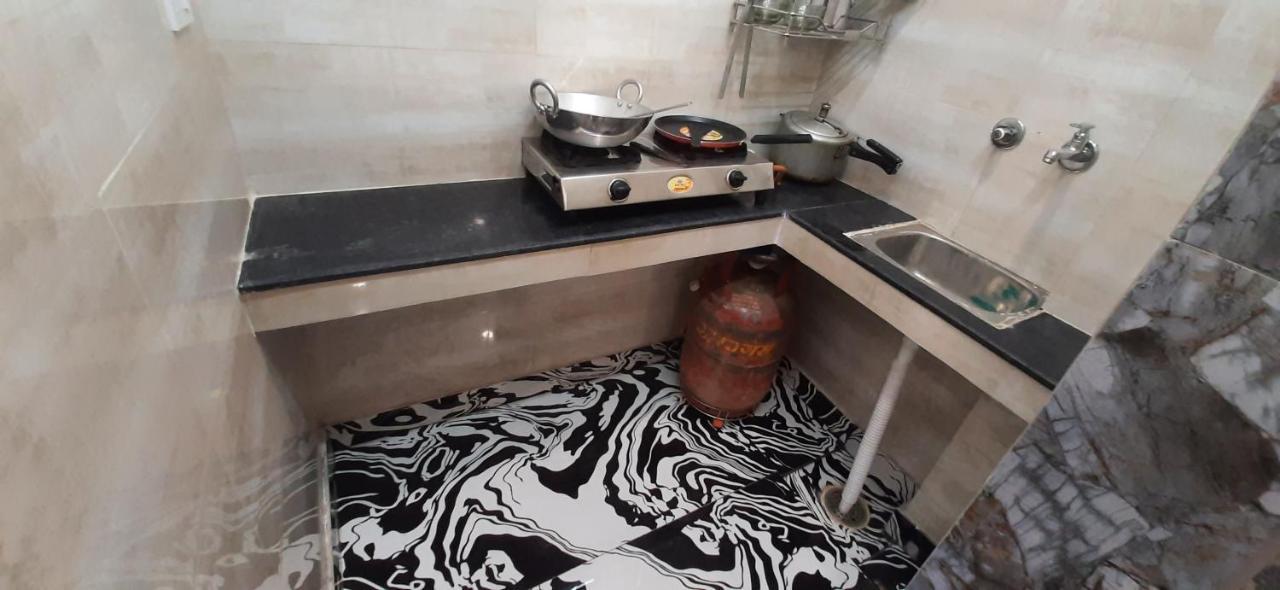 Aggarwal Luxury Room With Private Kitchen Washroom And Balcony Along With Fridge, Ac, Android Tv, Wifi In Main Lajpat Nagar New Delhi Luaran gambar